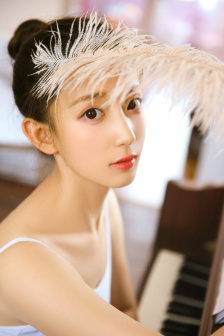 丰满女老板BD高清中文